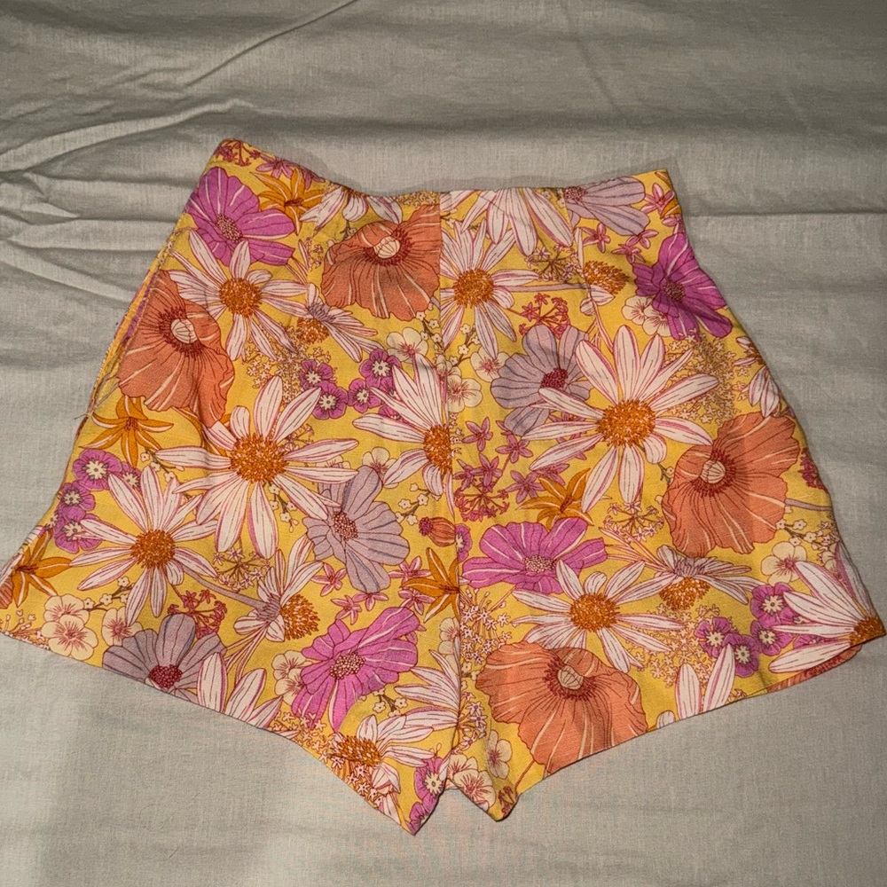 H&M Floral 2 piece short and crop top set - Picture 3 of 7
